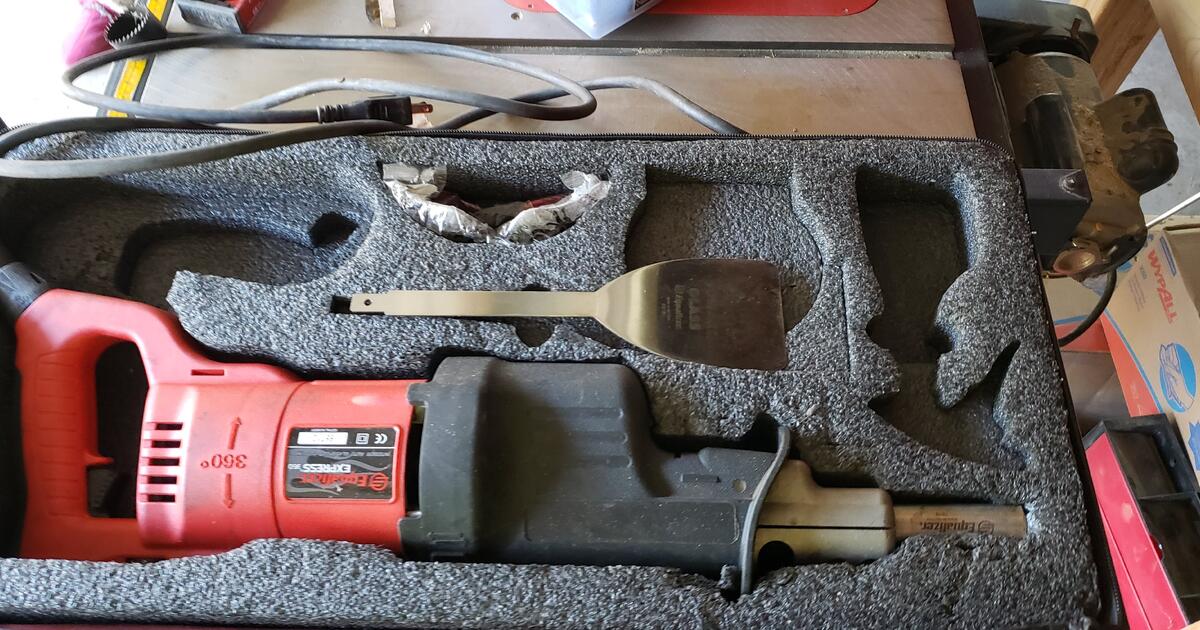 Equalizer windshield Extractor for 160 in Westland, MI Finds — Nextdoor