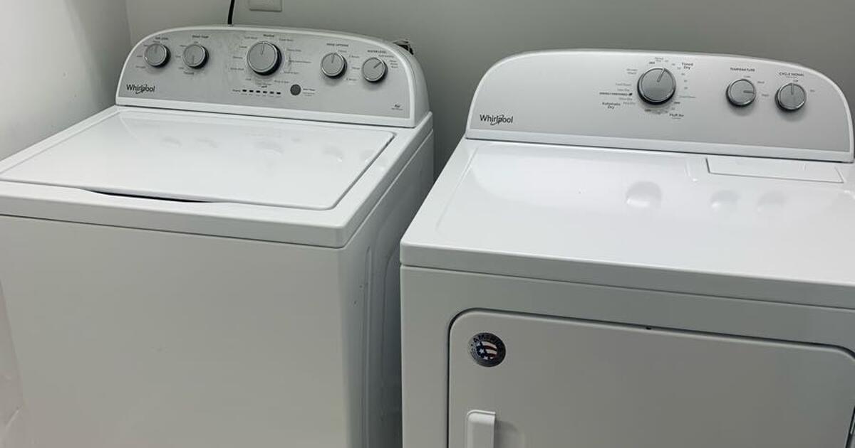 Whirlpool washer and dryer set for 375 in Fayetteville, NC For Sale
