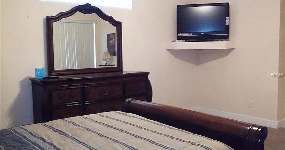 Moving sale all must go by Friday 2/10/23 Bedroom set, outdoor patio