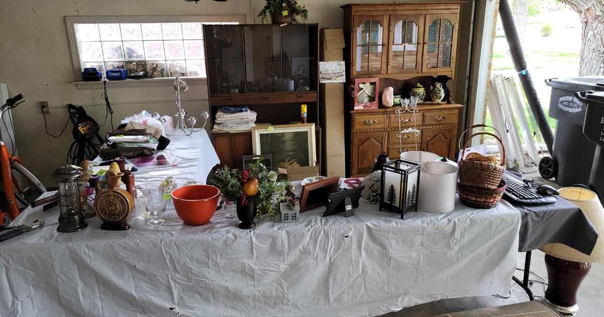 garage sale Fri 19 to sun 20 9 to 3, 3175McLinRdSaintJoseph in St