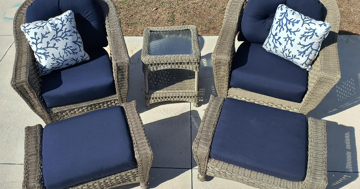 Outdoor Patio Furniture Set - 2 chairs, 2 ottomans & 1 side table - ALL ...