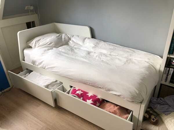 Reis luisteraar Verlammen Uitschuifbaar Bed Met Twee Lades Van Ikea Voor 75 € In Utrecht, UT |  Gratis/Te Koop — Nextdoor