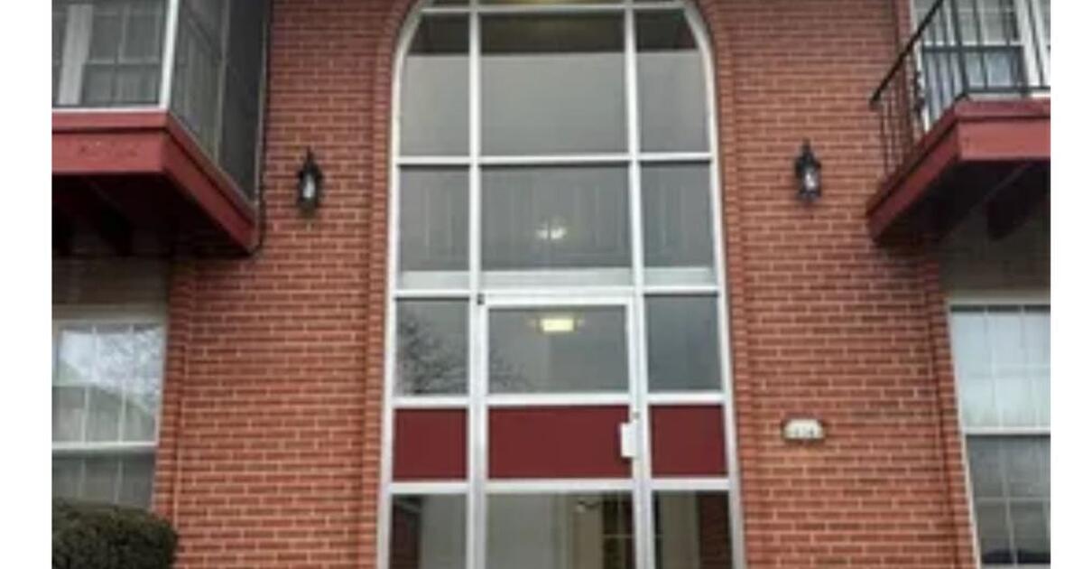 3bed 2 bath condo Creve Couer for 130000 in Sappington, MO For Sale