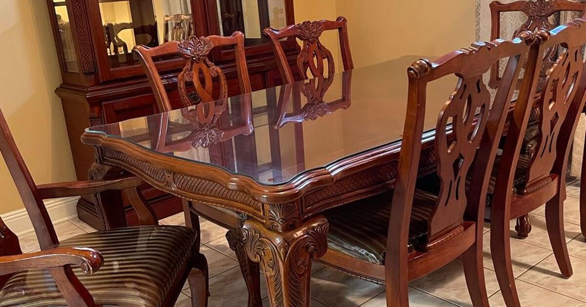 Dining Set, Table, Chairs, Hutch for 1000 in Houma, LA Finds — Nextdoor