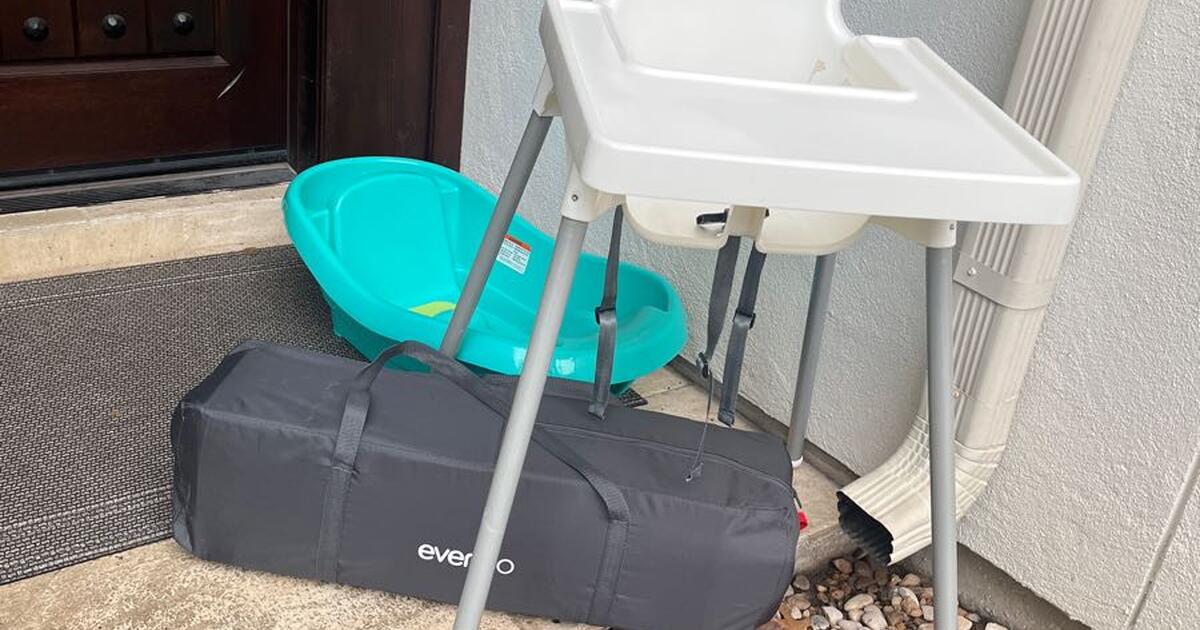 High Chair, Pack n Play, baby bath, mattress. for Free in Houston, TX