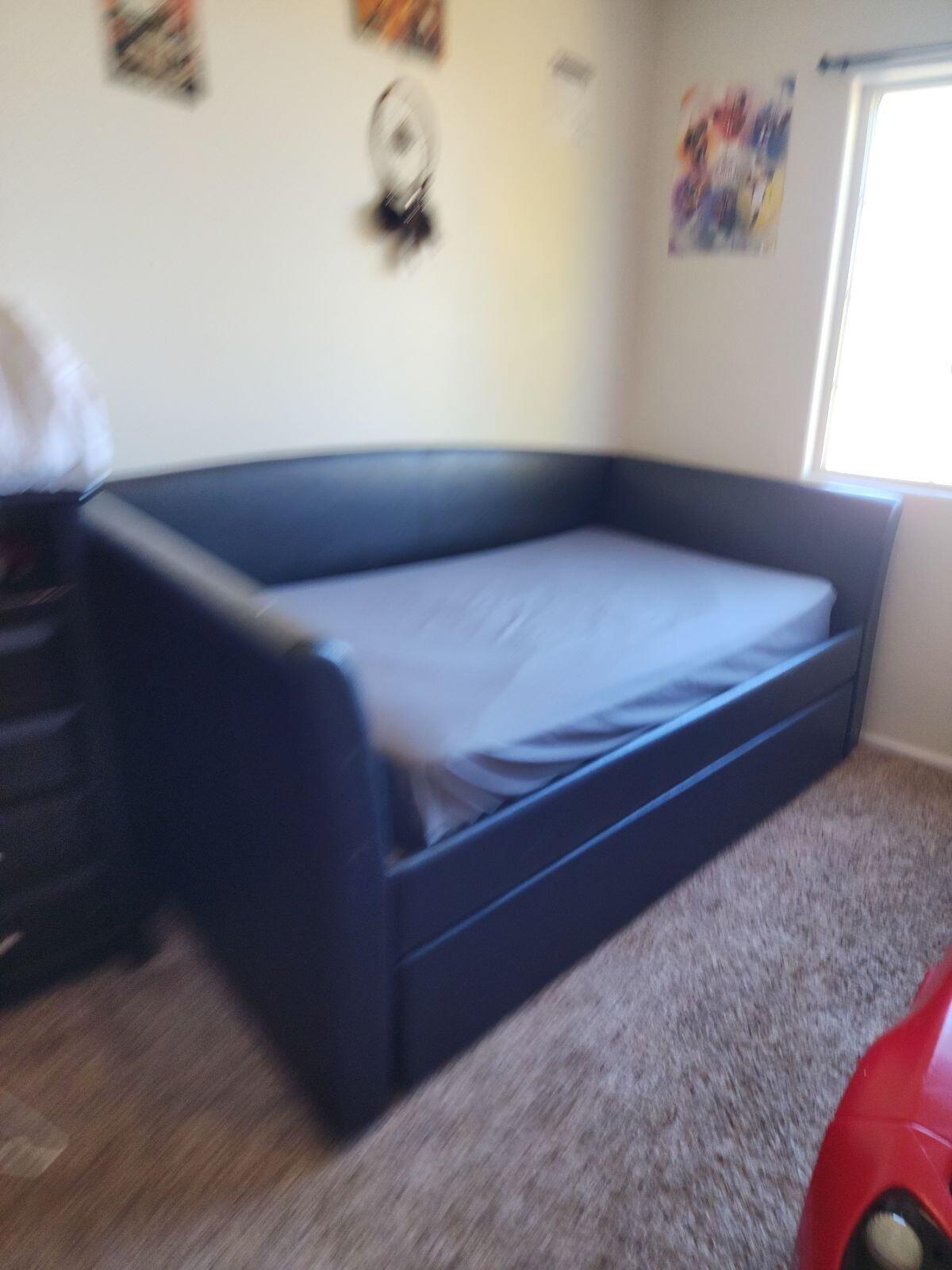 Daybed for 140 in Evans, CO For Sale & Free — Nextdoor