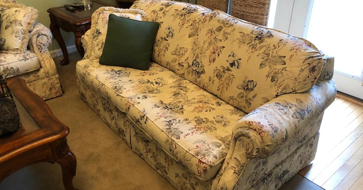 Lazyboy sofa and sleeper for 200 in Franklin, TN For Sale & Free