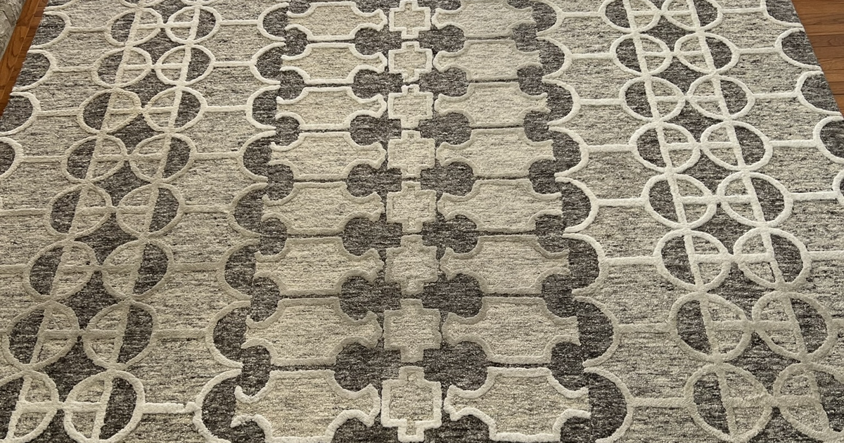 Crate and Barrel wool rug 9x12 for 299 in Chesterfield, MO Finds