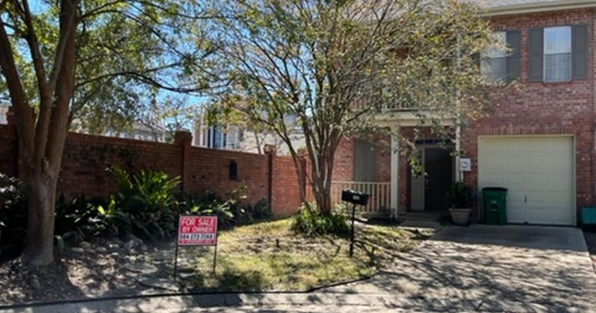 Old Metairie Townhome FSBO for 578000 in Metairie, LA For Sale