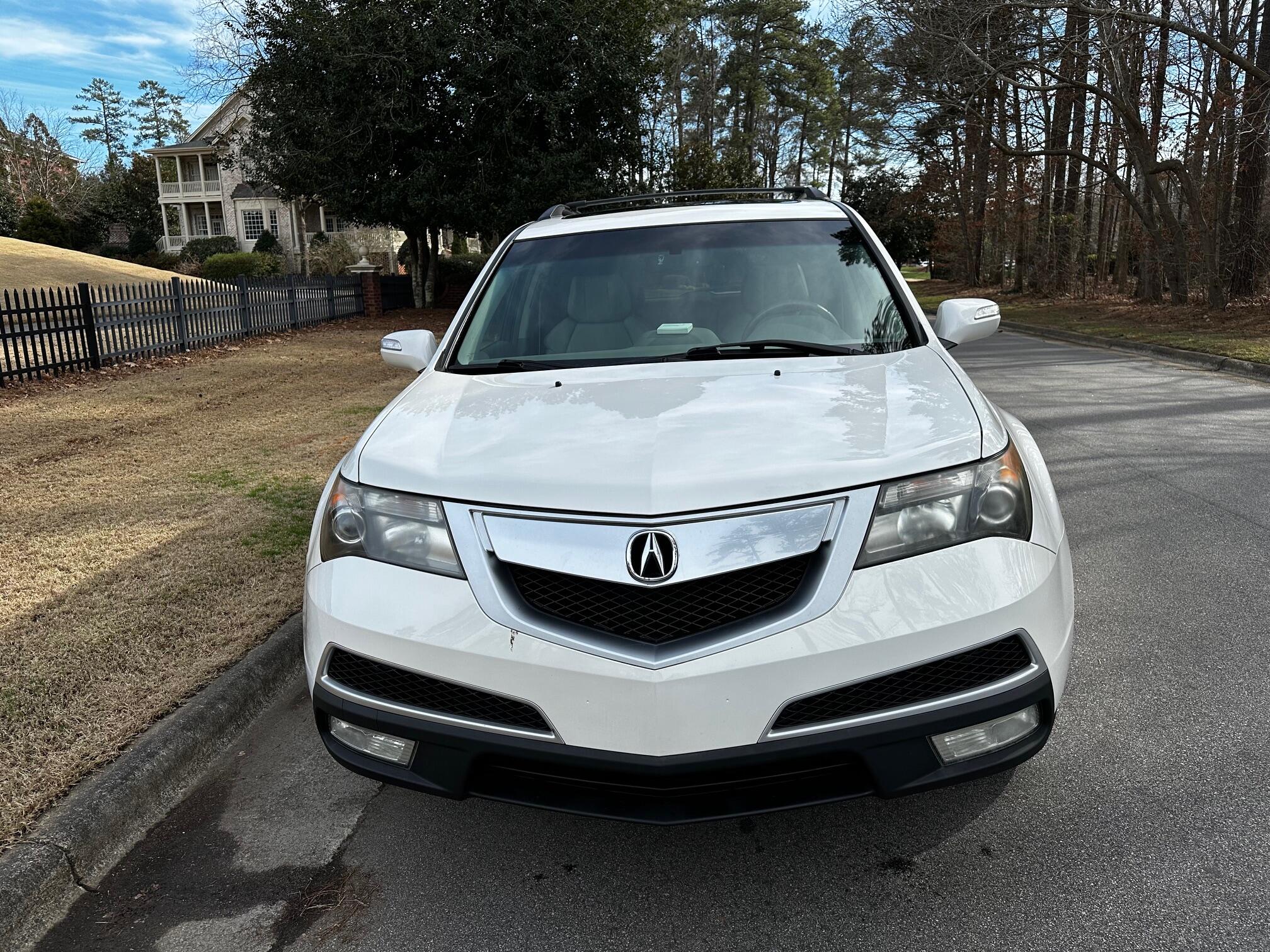 2011 ACURA MDX, White with Taupe interior, including TECH package and ENTERTAINMENT package