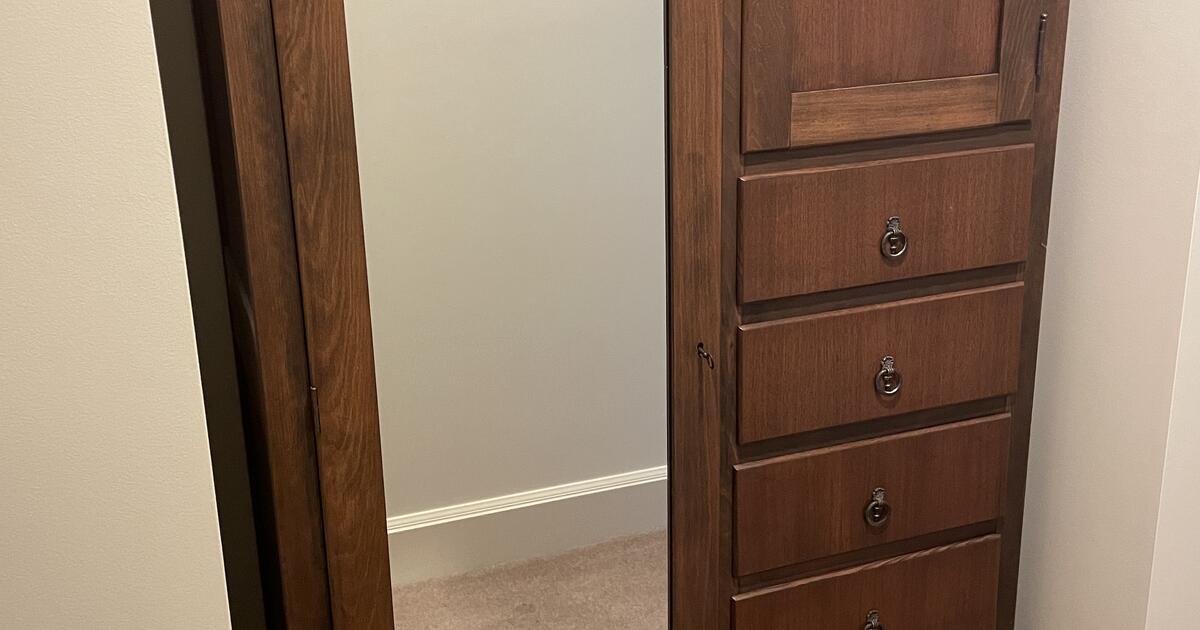 Armoire for 250 in Seattle, WA Finds — Nextdoor