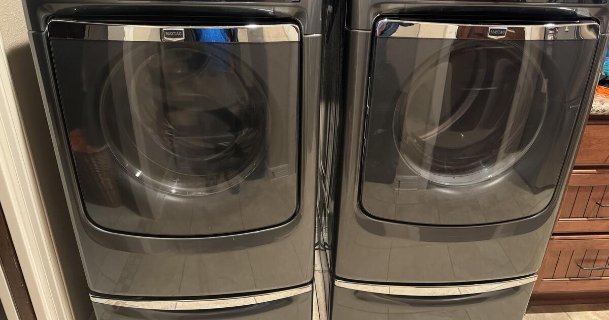 Maytag Maxima XL Washer, Gas Dryer, and Pedestals for 500 in Richmond