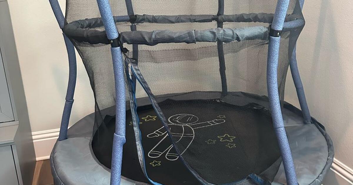 Indoor trampoline 48 inches for 50 in Tampa, FL For Sale & Free