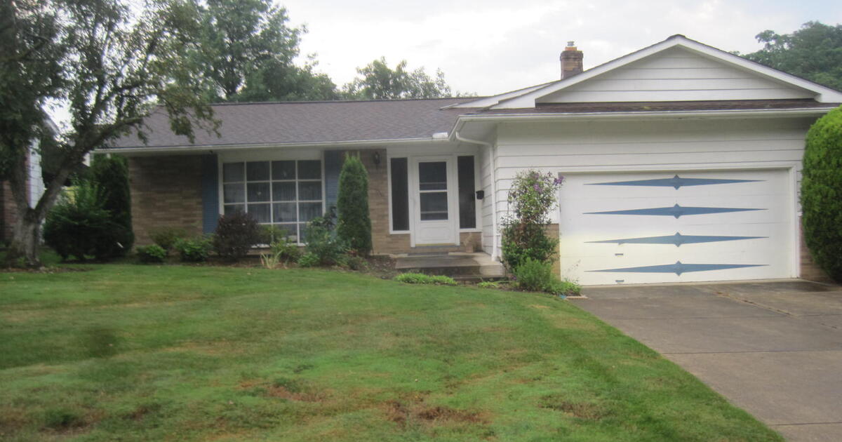 South Euclid SPLANCH 3bedroom 1 l/2 bath 2 car air for 229900 in