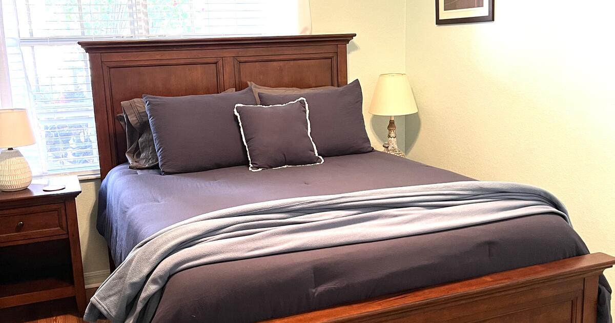 Furnished Seasonal CondoVenice, FL for 2000 in Venice, FL For Sale