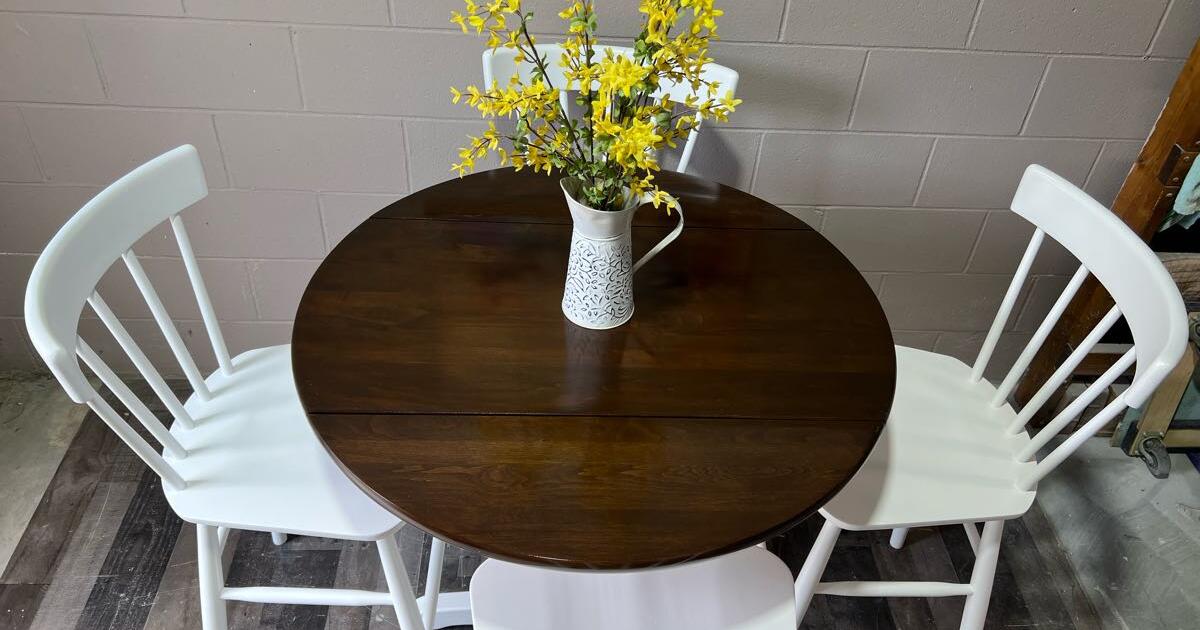 Pottery Barn Table and Chairs for 395 in Myrtle Beach, SC For Sale