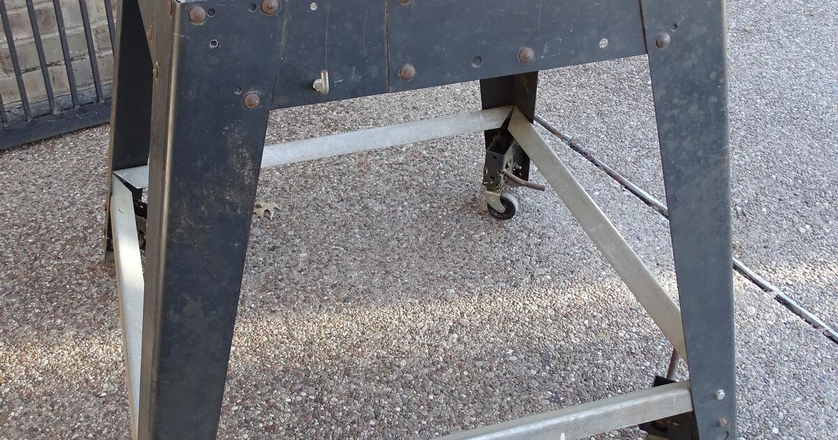 Craftsman steel machine table w/casters for 15 in Fort Worth, TX For