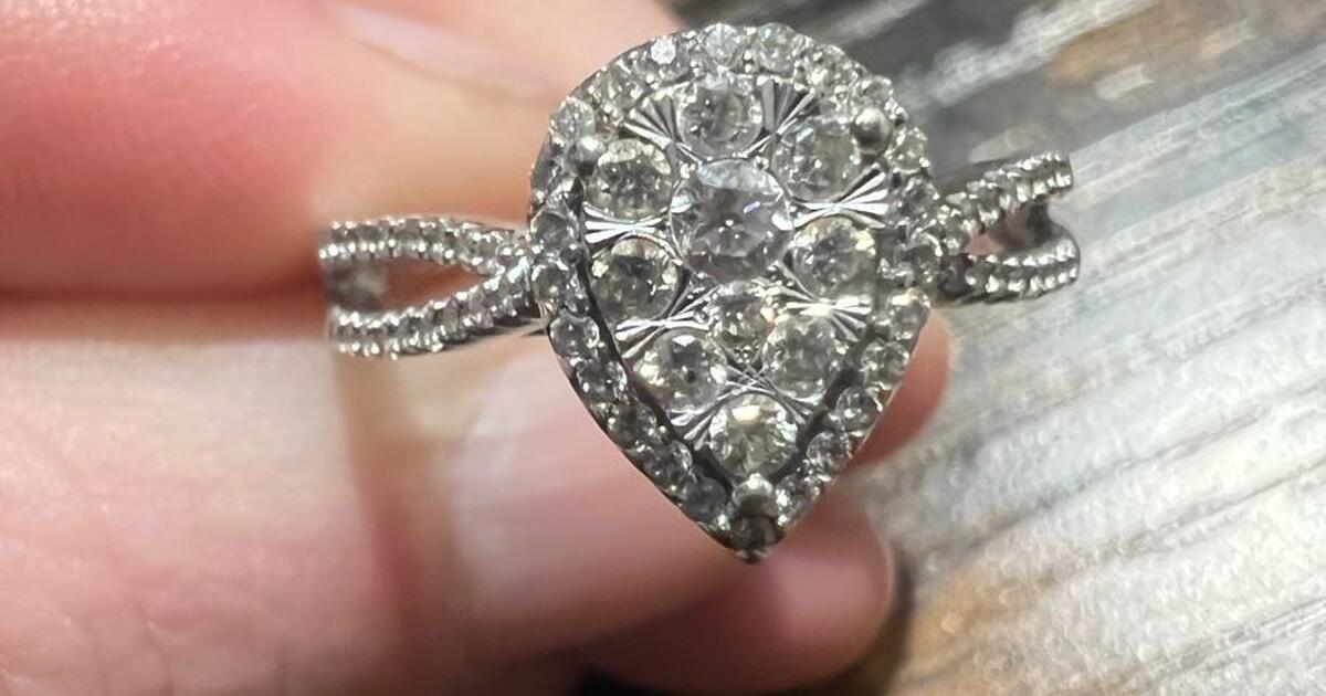 Engagement Ring for 600 in Greensboro, NC For Sale & Free — Nextdoor