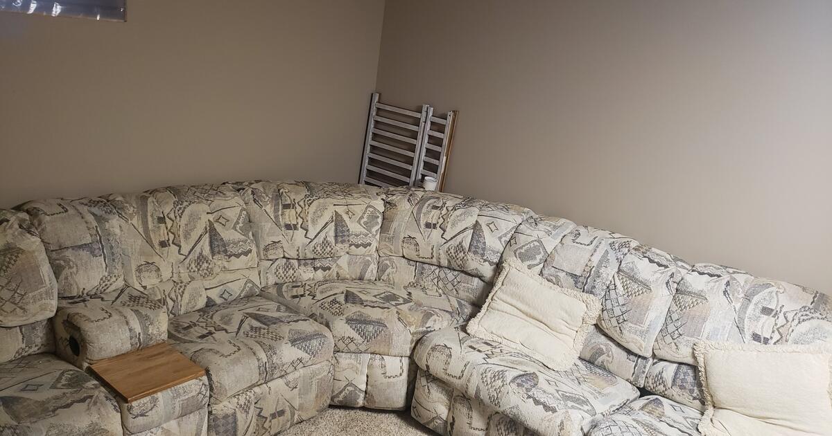 Sectional in 3 Pieces with Pullout Couch and Recliners for 250 in