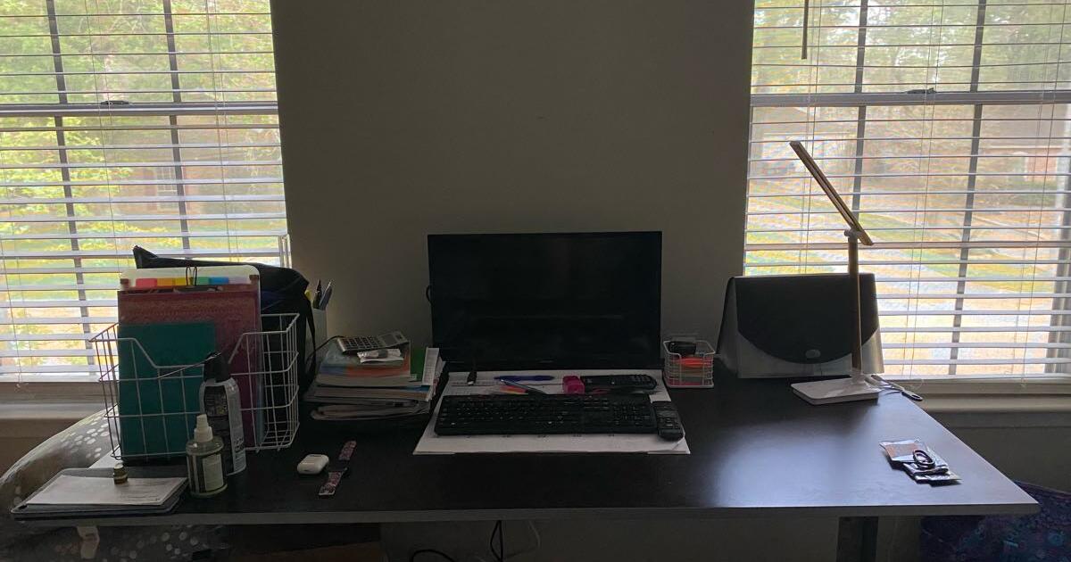 Free office desk for Free in Kingwood, TX Finds — Nextdoor