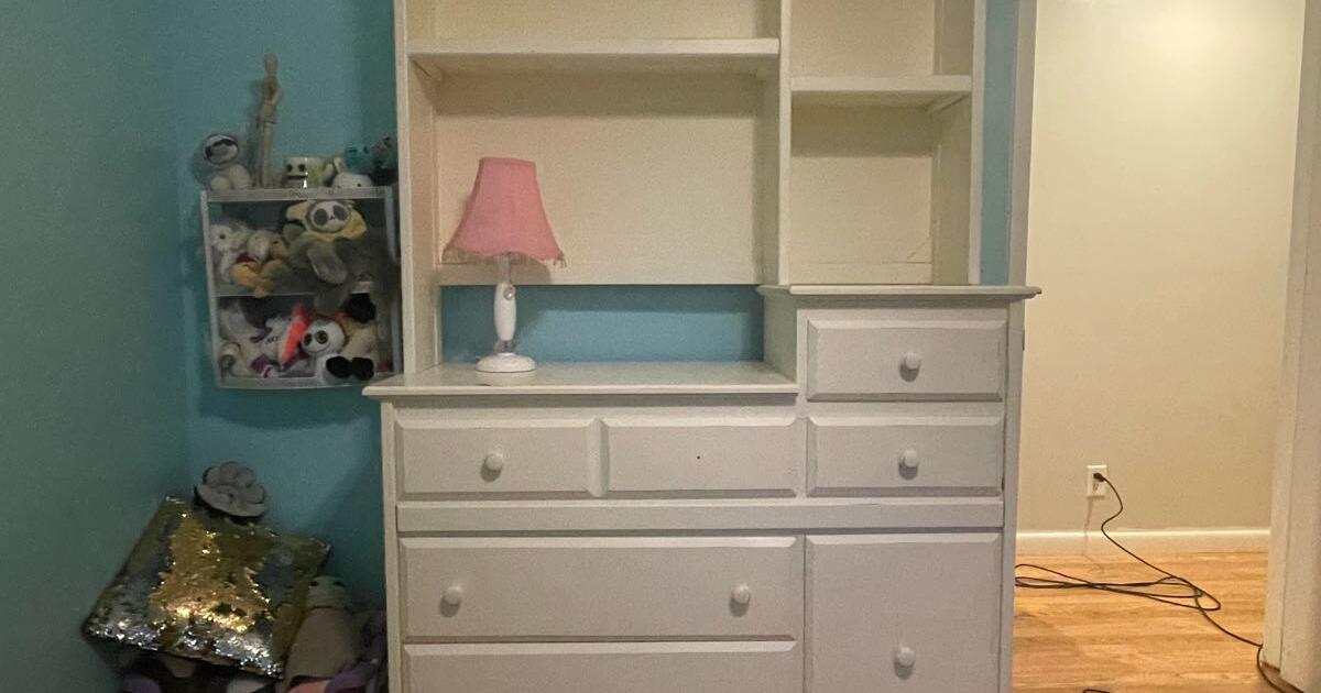Dresser & Nightstand for 75 in Albuquerque, NM For Sale & Free