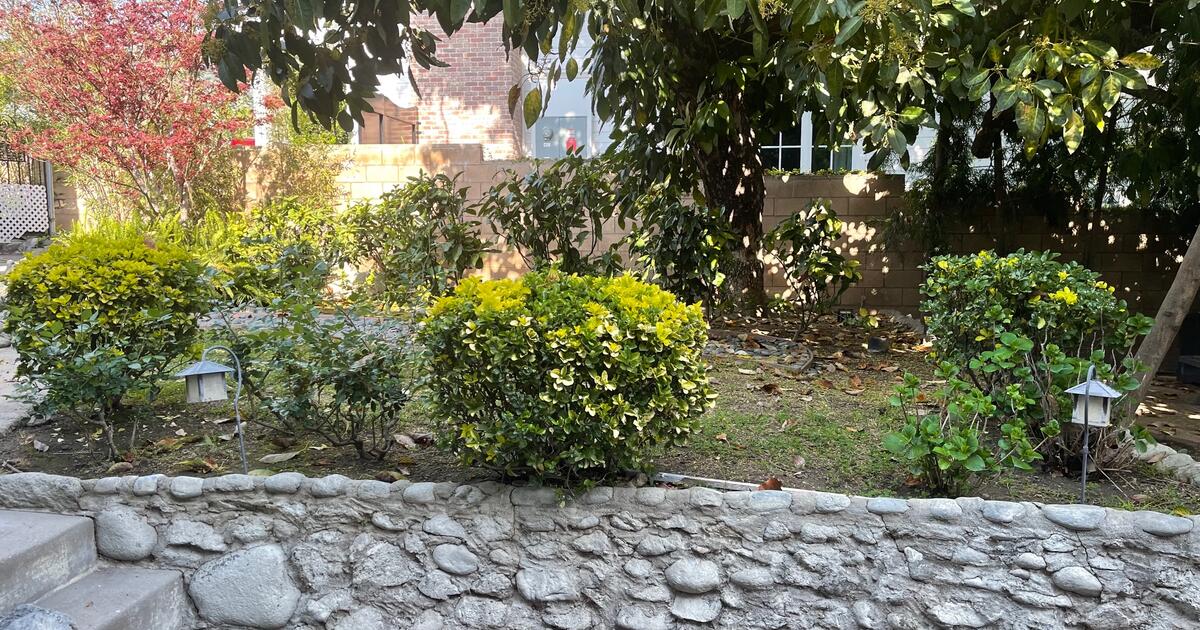 1 Bedroom apartment for rent for 2000 in Monrovia, CA For Sale