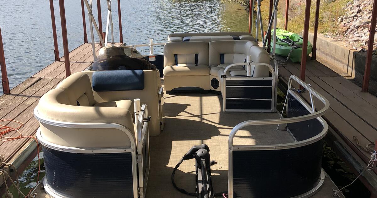 Pontoon boat for sale for 18500 in Hot Springs Village, AR For Sale