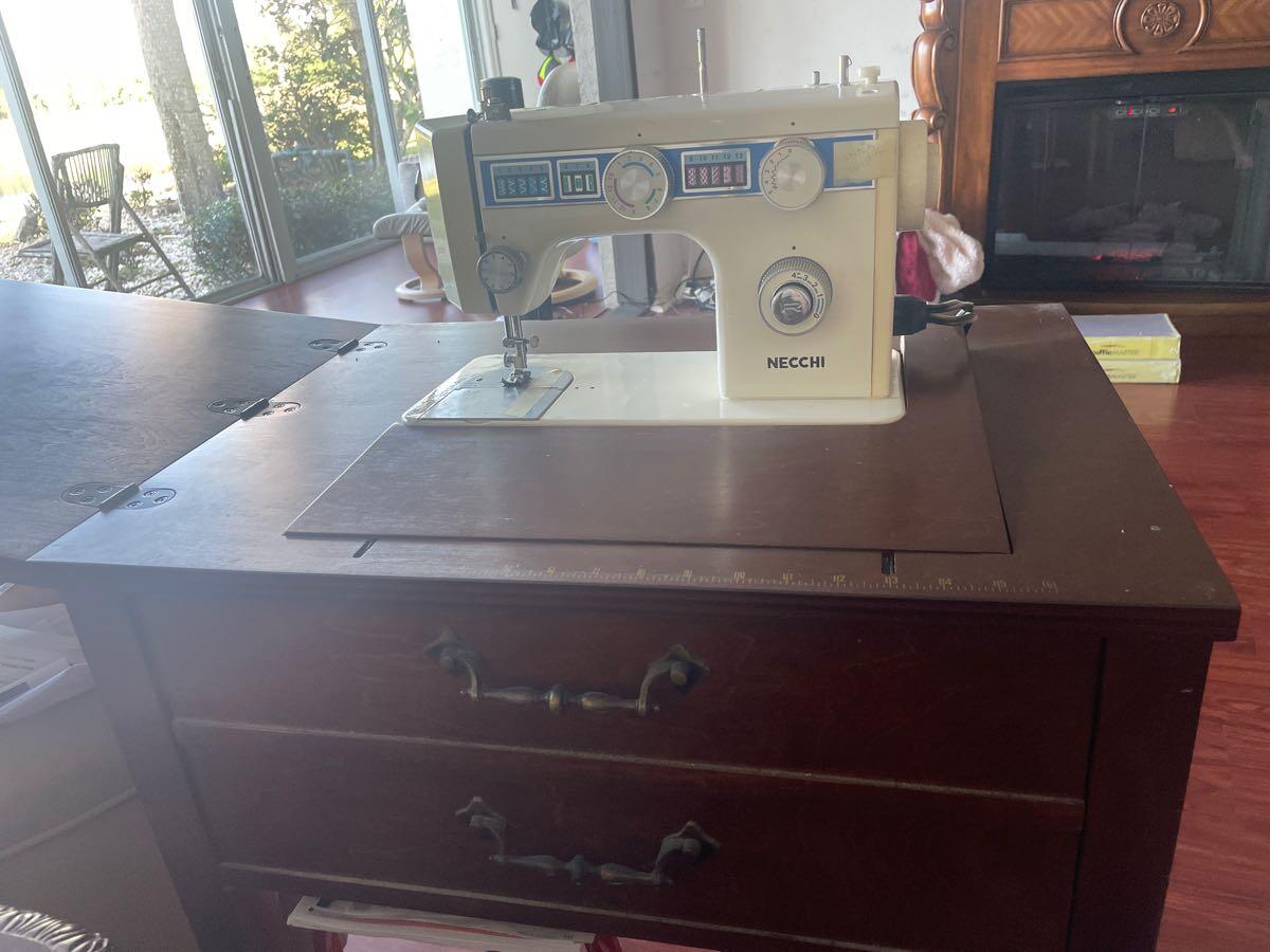 Sewing MachineNECCHI Model 3354, With Hideaway Sewing Table Vintage