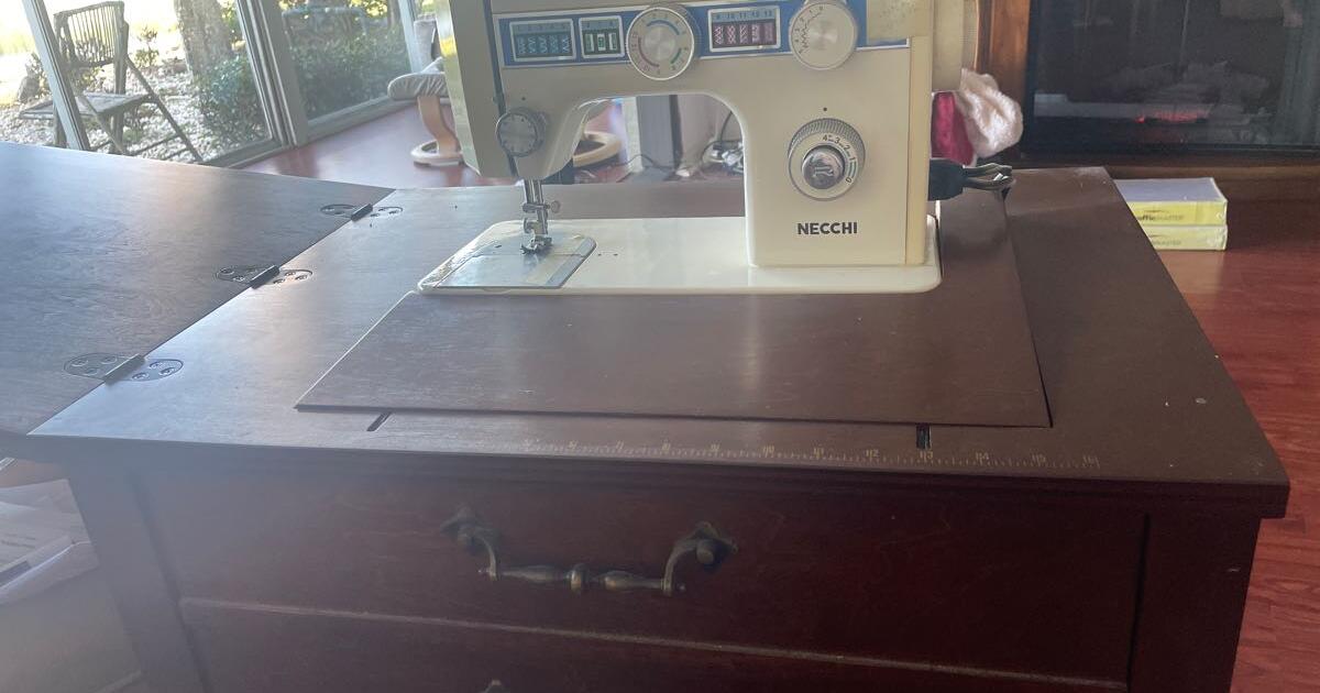 Sewing MachineNECCHI Model 3354, With Hideaway Sewing Table Vintage Mid century for Free in