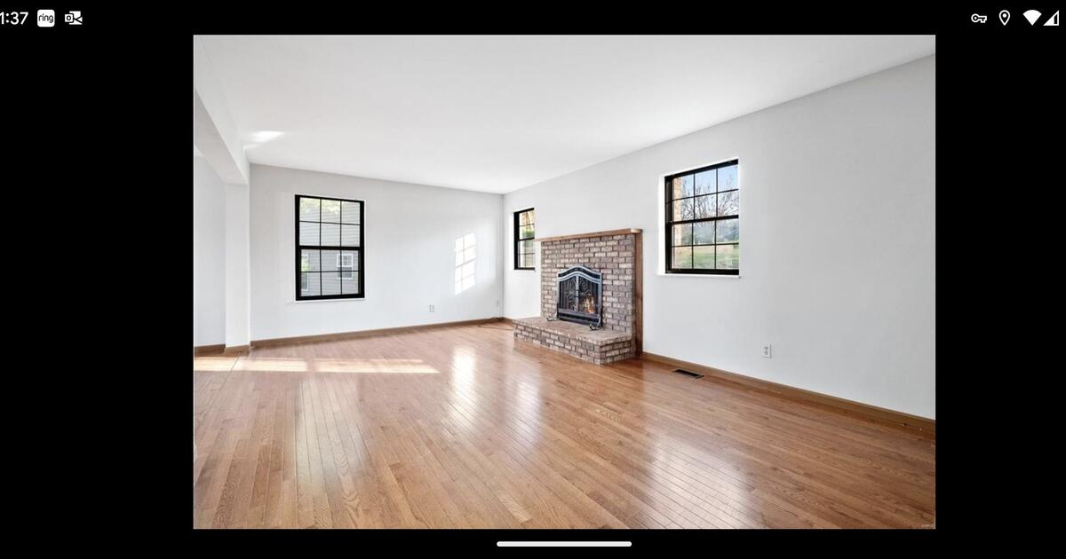 Home for Sale in the Treetops of Grantview Hills! for 279000 in