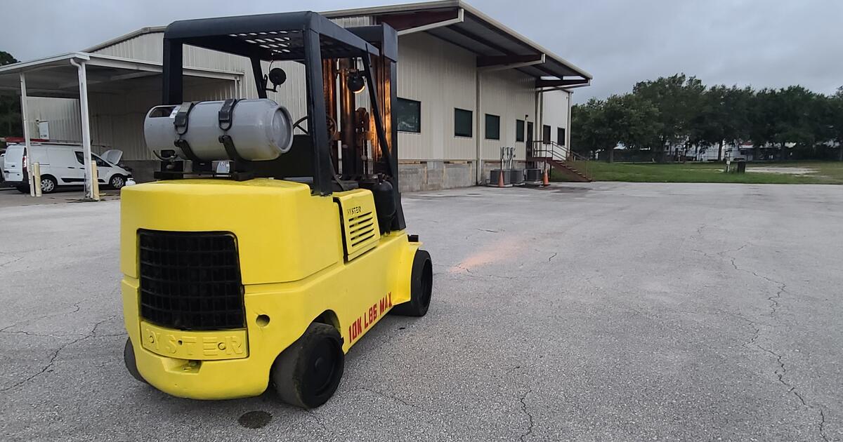 Hyster S100E 10,000 Capacity Forklift Propane [REFURBISHED] for 12900