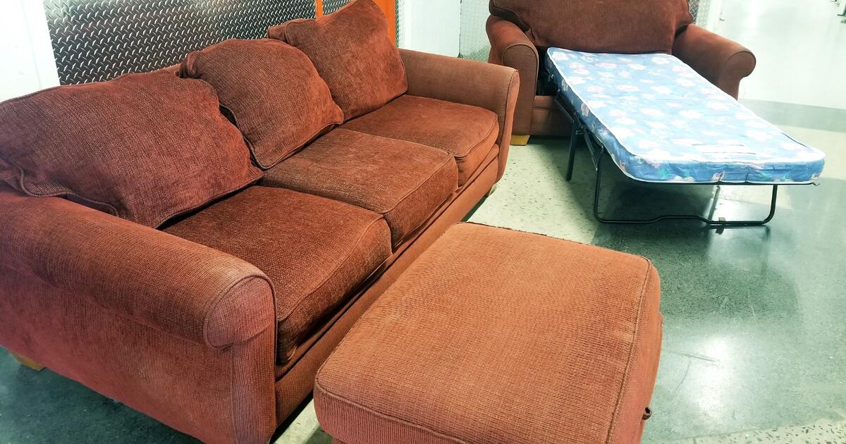 Beautiful Sofa Set With Sleeper Sofa WITH FREE DELIVERY IN PHILLY for