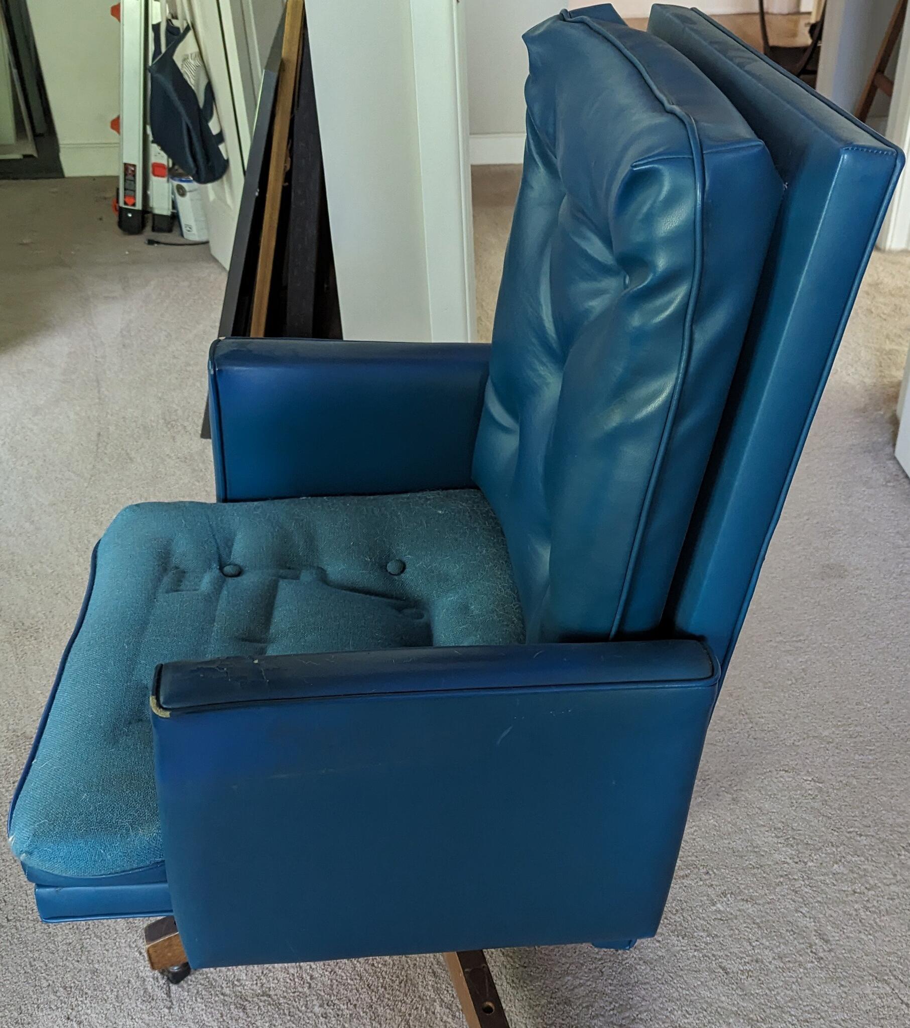 Free! Vintage Office Chair for Free in Tatamy, PA For Sale & Free