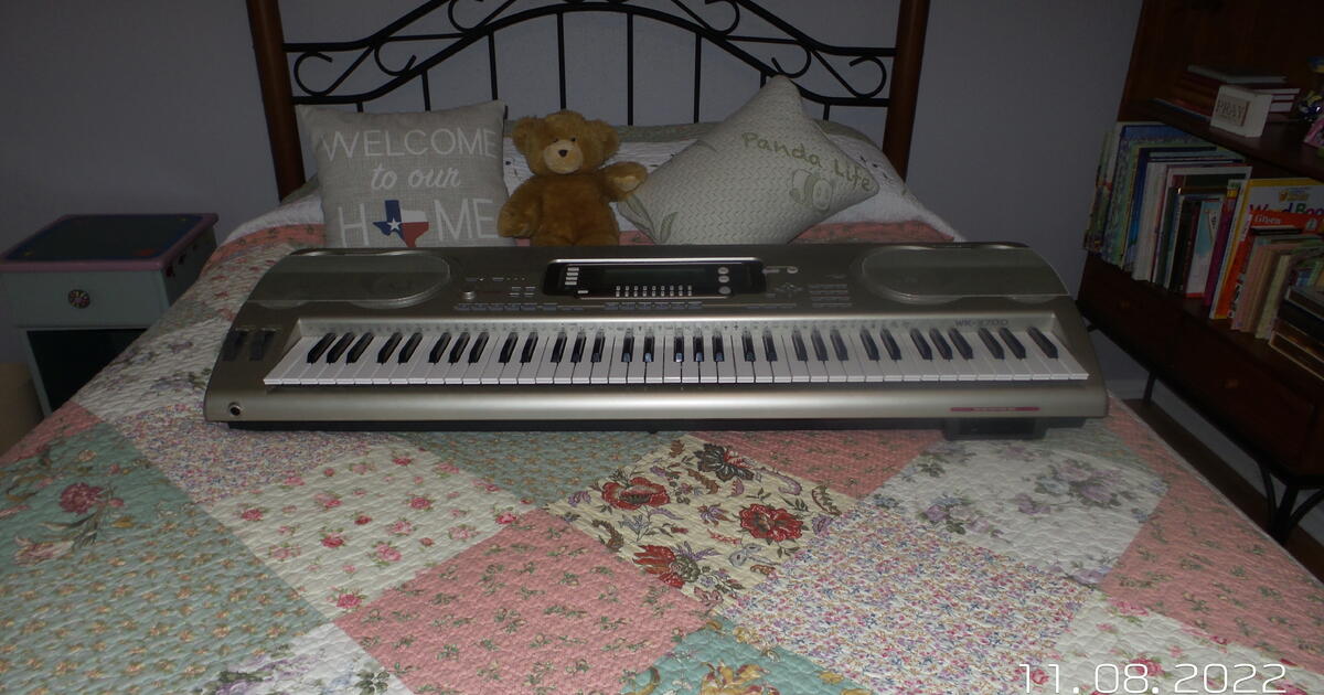 CASIO WK3700 SYNTHESIZER KEYBOARD WITH STAND AND SEAT for 225 in
