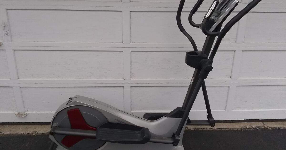 PROFORM 6.0 ZE Elliptical Trainer for 40 in Downers Grove, IL For