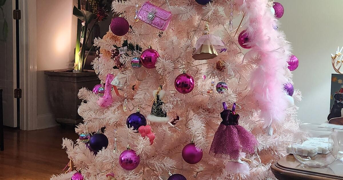 4ft Pink Christmas Tree 