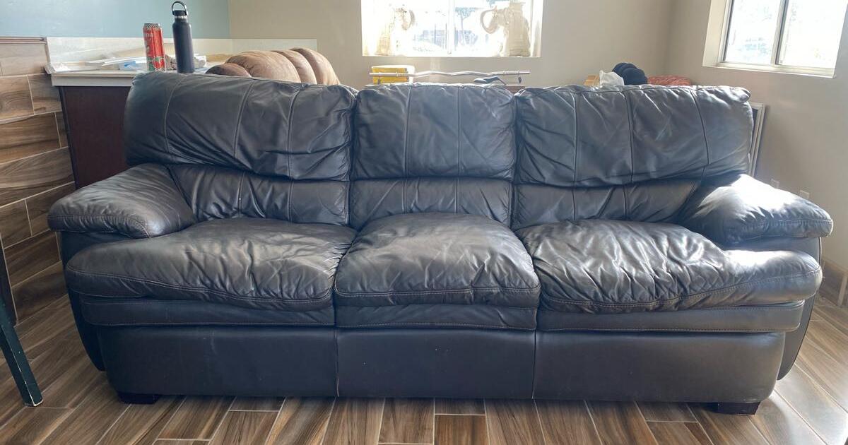 Lazy Boy Leather Couch, Excellent Condition for 50 in Oxnard, CA