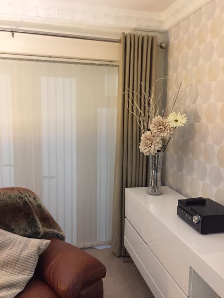 Jen.interiors maker Curtains & Blinds Shrewsbury, GBENG Nextdoor
