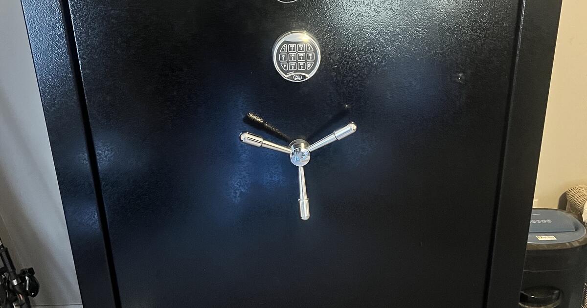 Gun safe, x2 memory foam mattresses (twin, extra long) with adjustable