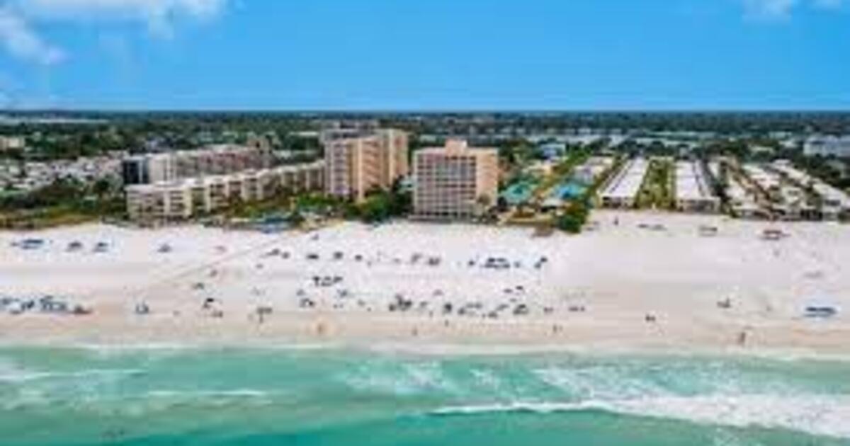 Siesta Key 2BR/2BA Available for Thanksgiving week and Carmel Spring