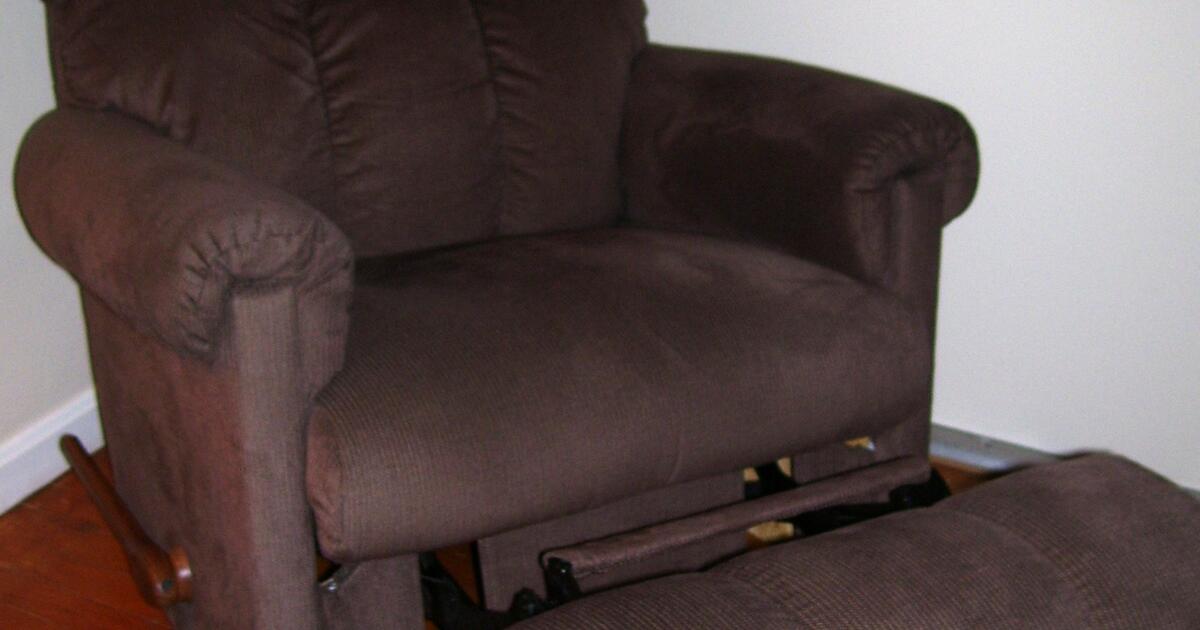 Lazy Boy Recliner Chair for 175 in Kalamazoo, MI For Sale & Free