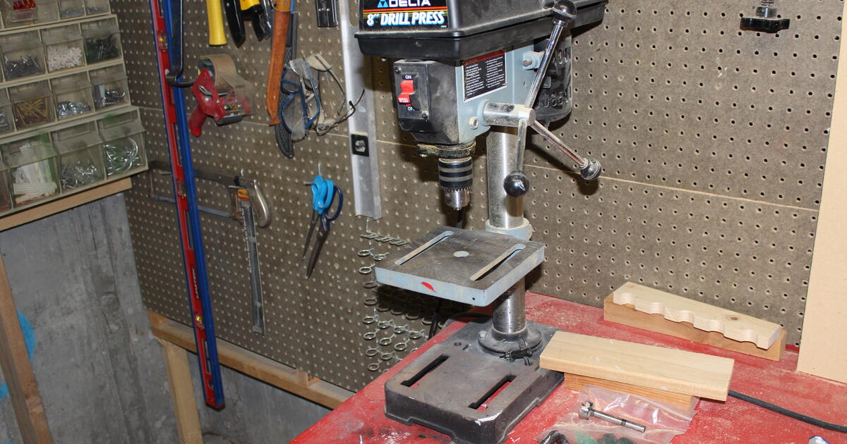 I'm moving and selling my Delta benchtop drill press for $45 in Parker ...