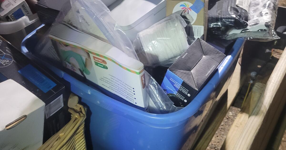 AMAZON OVERSTOCK LIQUIDATION TOTES for 50 in Kunkletown, PA For Sale