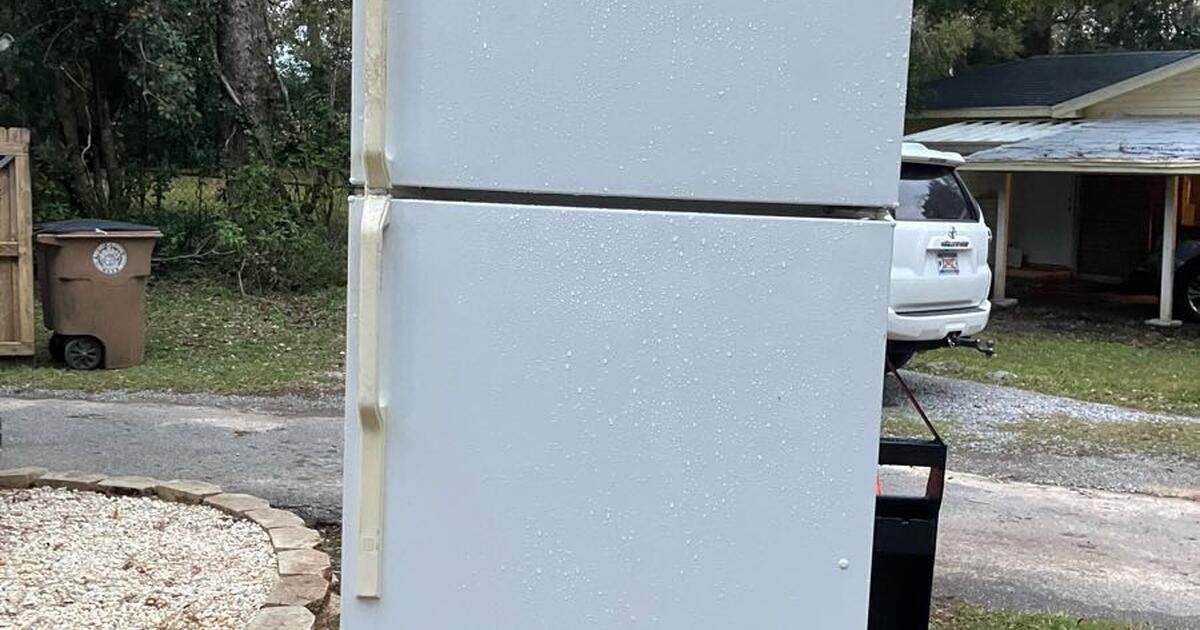 White over under euro Refrigerator and freeze for $100 in Mobile, AL ...