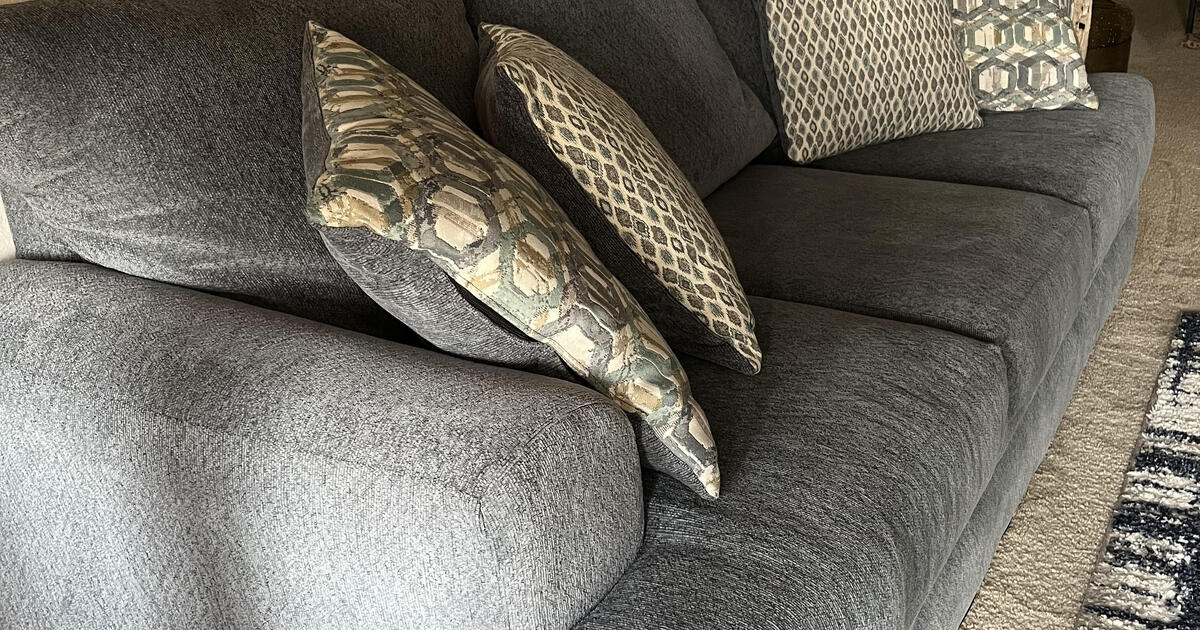 Rooms to go sofa with pillows for 300 in Orlando, FL For Sale & Free