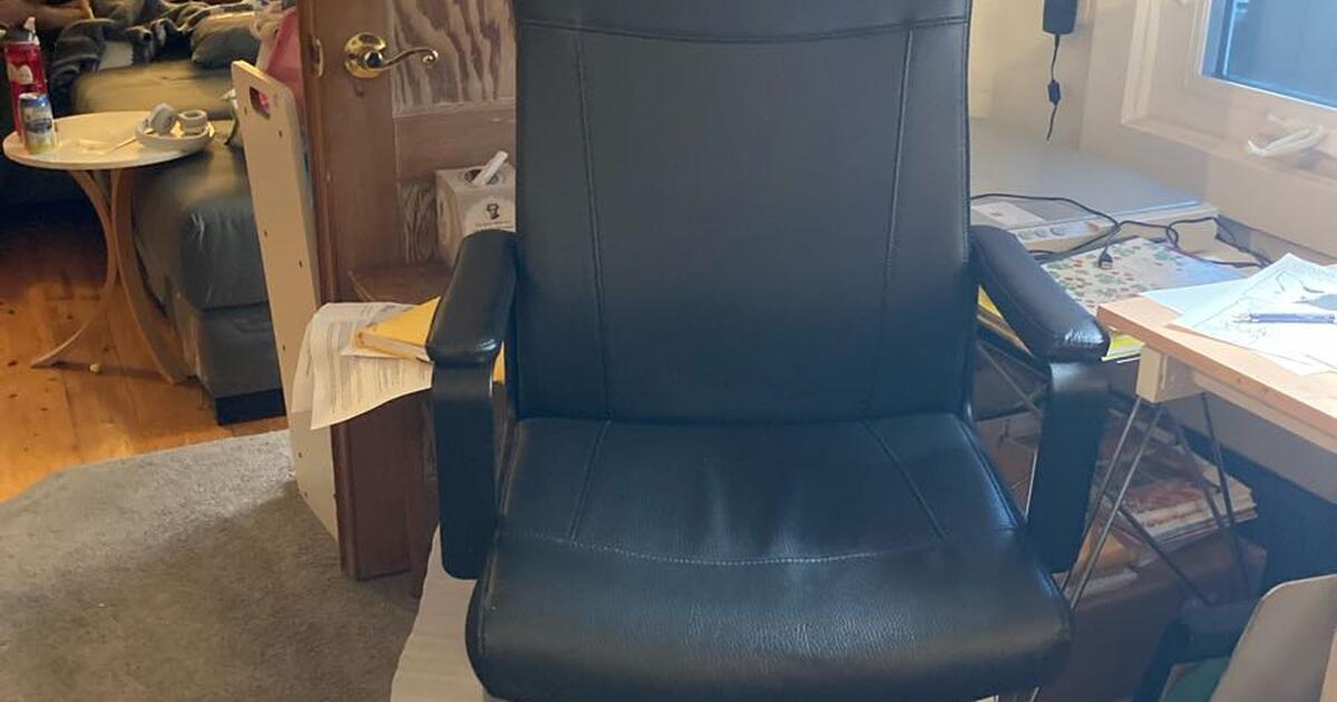 Black IKEA “Millberget” Swivel Desk Chair for 10 in Oakland, CA For