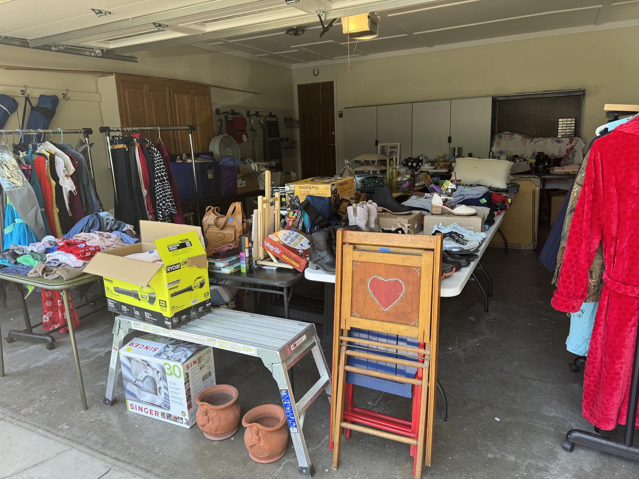 Garage sale in Topeka, KS For Sale & Free — Nextdoor