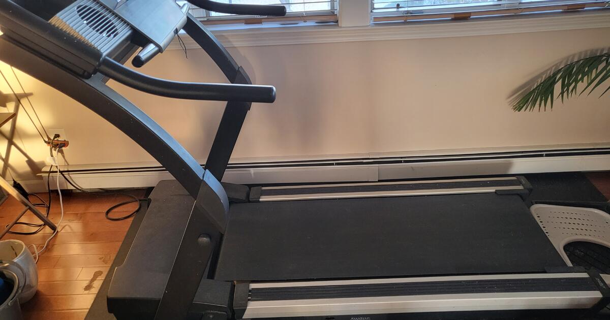 Nordic track treadmillE3200 model for Free in Massapequa, NY For