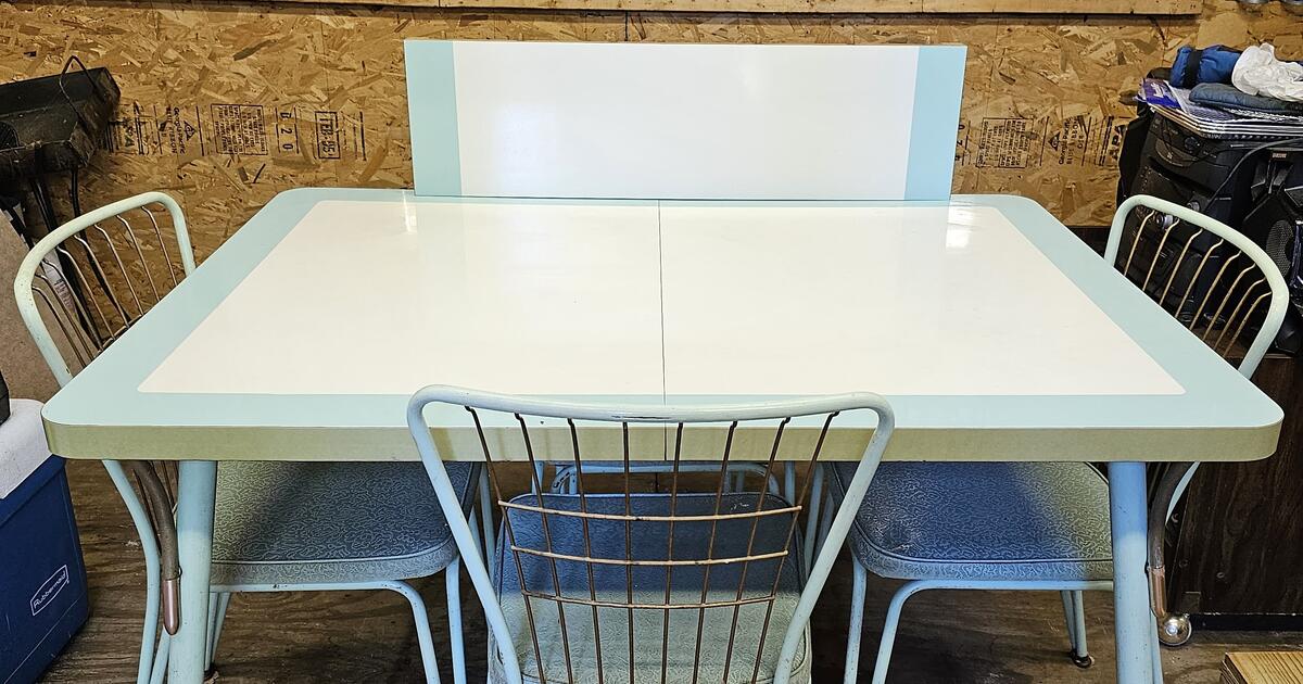 Retro Table And Chairs for 125 in Evansville, IN For Sale & Free