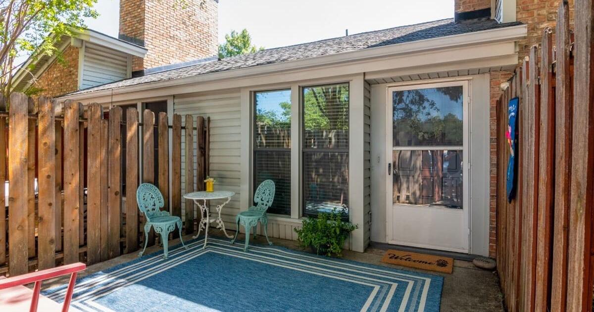 North Bedford Condo (1 Bed/1Bath) for 195000 in Bedford, TX For Sale